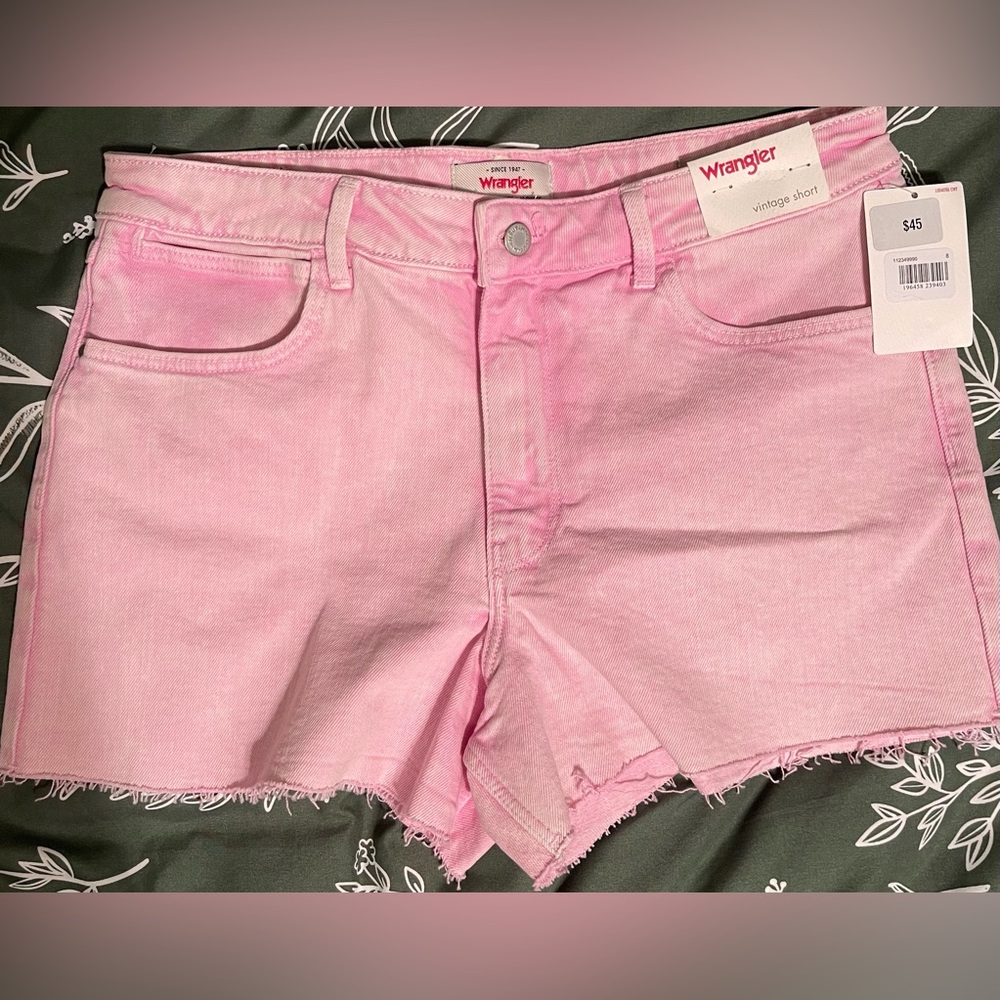 NWT Wrangler Women's Mid-Rise Vintage Denim with Frayed Hem Size 8 MSRP $45